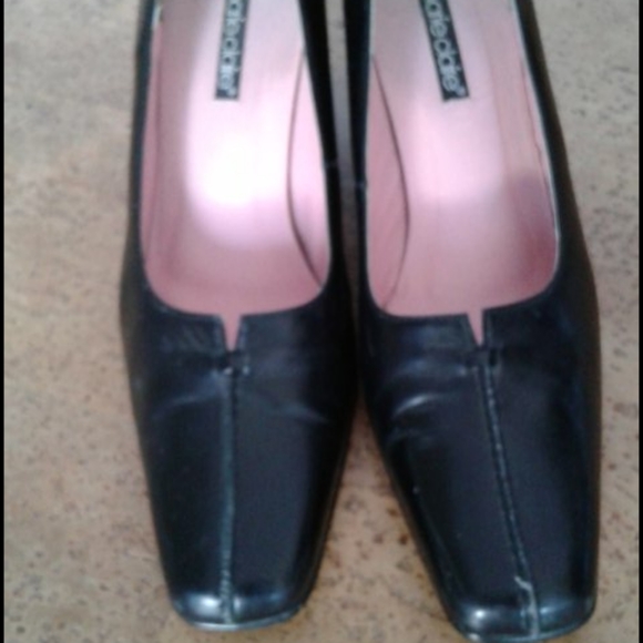 Black shoes - Picture 3 of 4